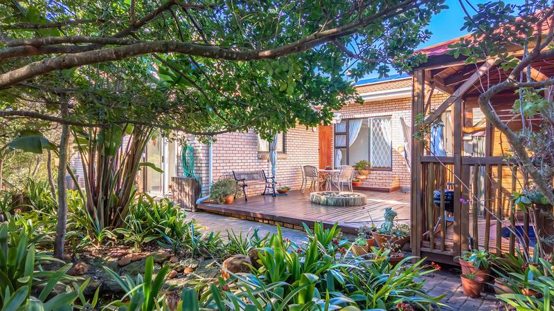 5 Bedroom Property for Sale in Village On Sea Western Cape